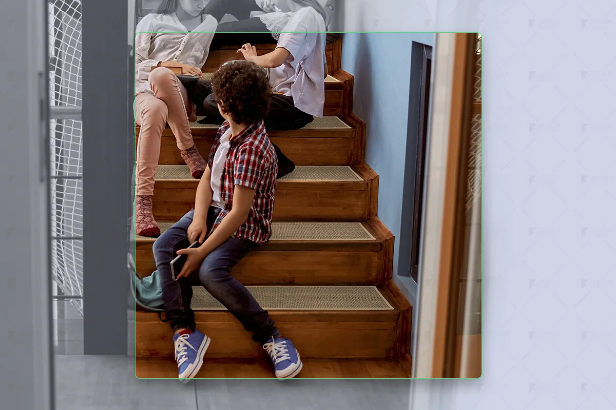 Natural Linen — The stairs, in use